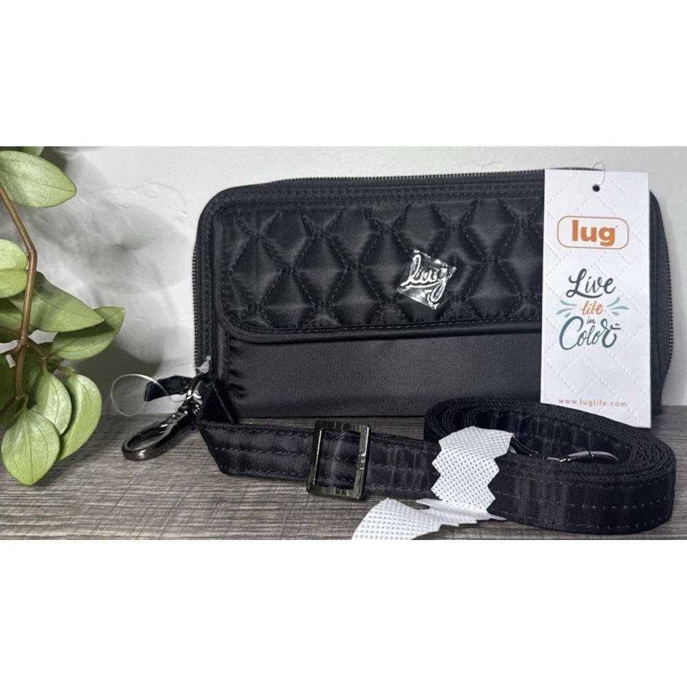 NWT Lug Black Quilted Convertible Wallet Crossbody Wristlet Strap